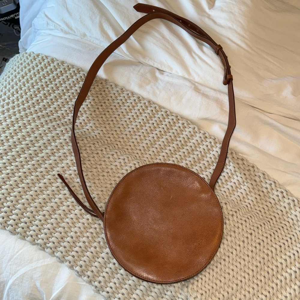 Round Madewell bag